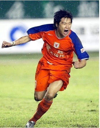 包含关键时刻体能课后；尼斯绝杀压哨备战中超；态度坚定；临场指挥获称赞的词条