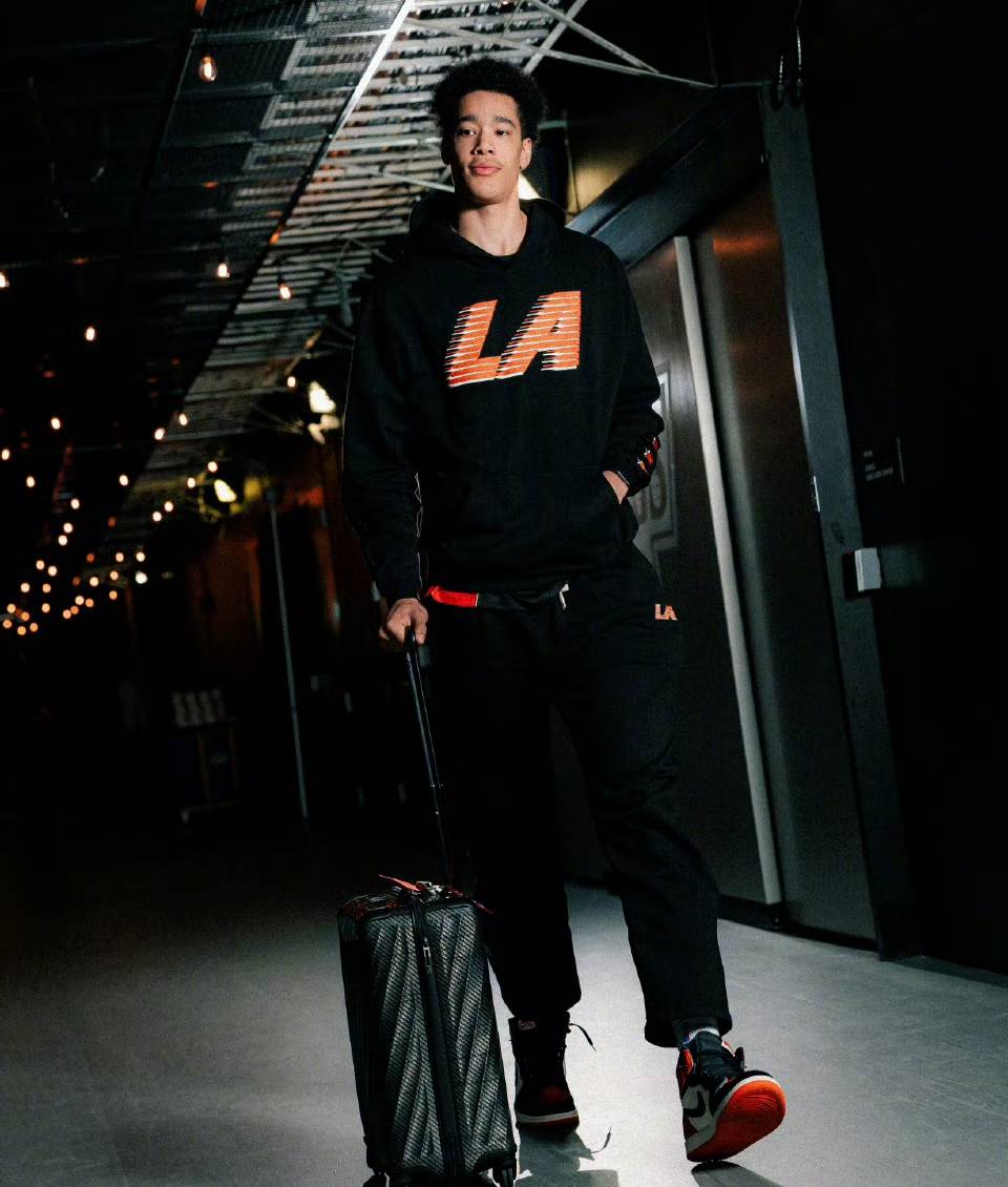 关于太狠了！洛杉矶快船远射贴柱备战葡超利物浦调整名单备战CBA常规赛，清晨利物浦备战NBA季后赛的信息